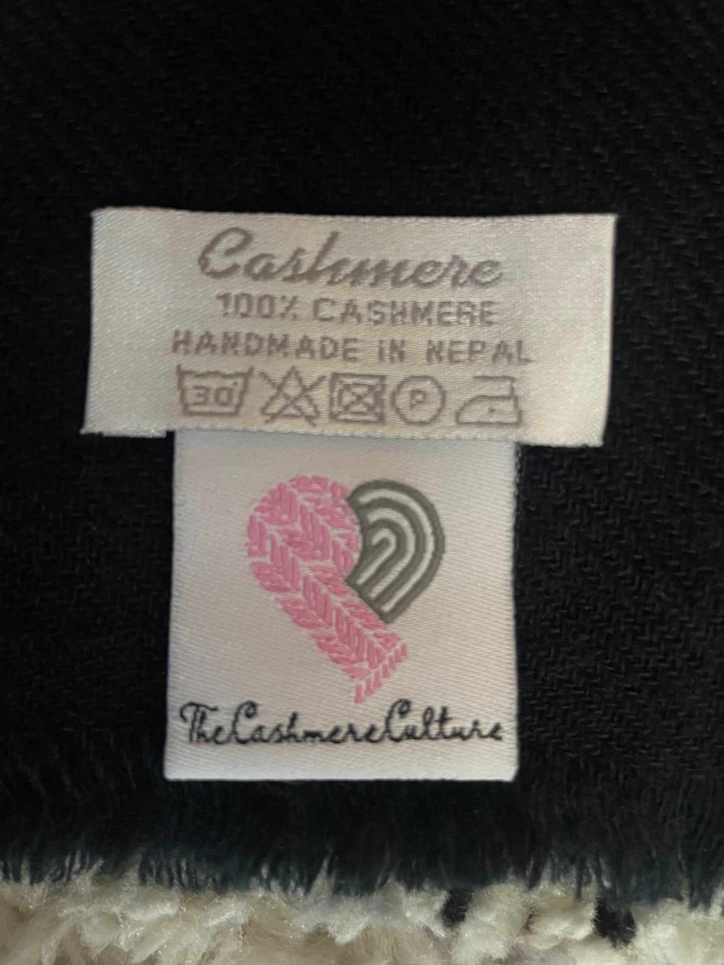 CLASSIC PURE CASHMERE SCARF - BLACK ECLIPSE