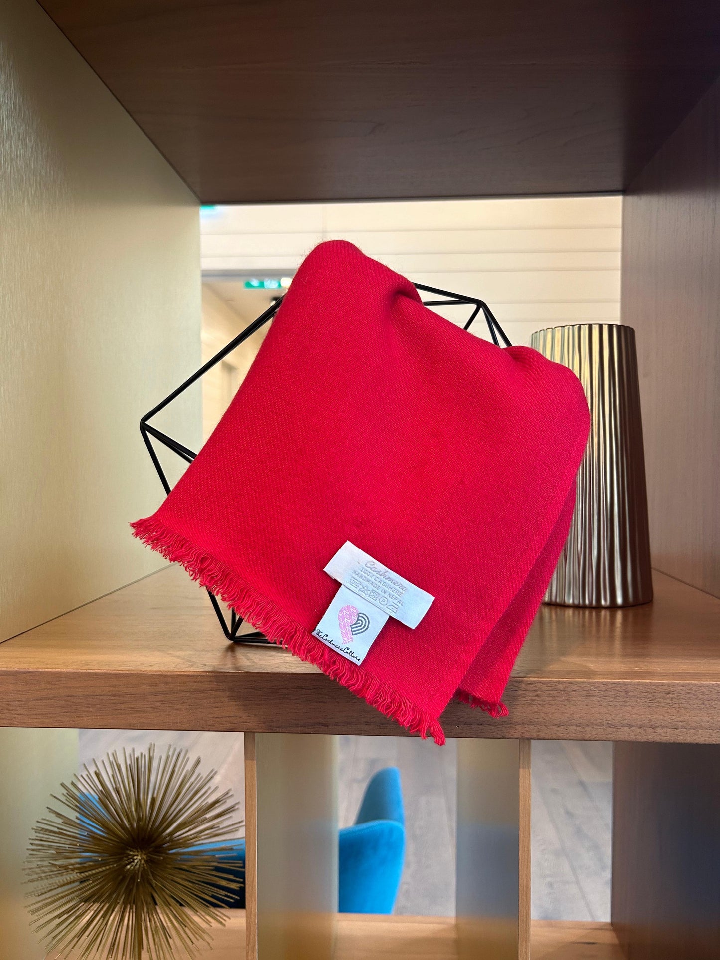 PURE CASHMERE SIGNATURE MUFFLER - SCARLET